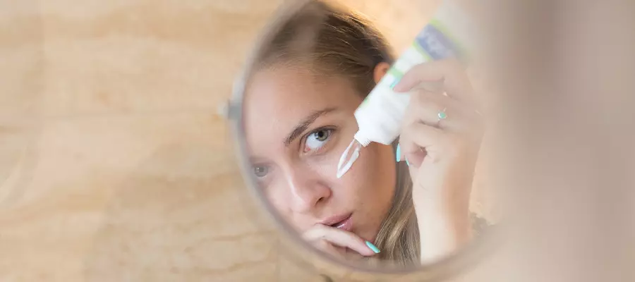 Как ухаживать за сухой кожей вокруг глаз