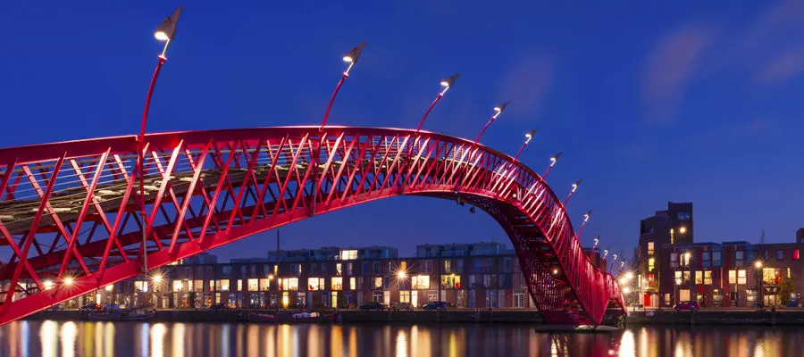 Амстердамский мост-питон